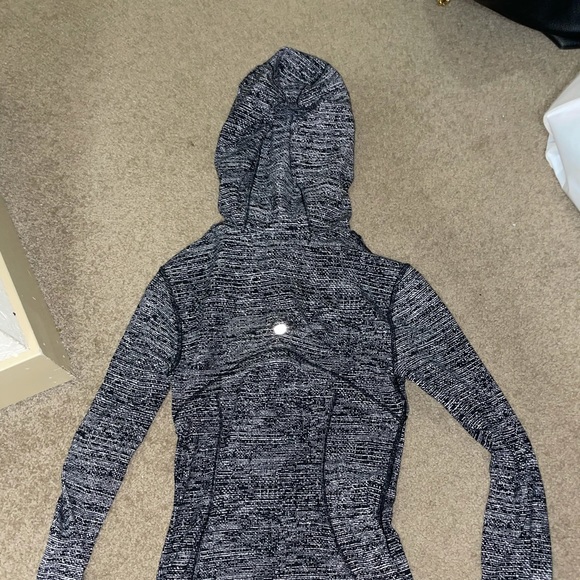 Lululemon jacket. - Picture 2 of 4